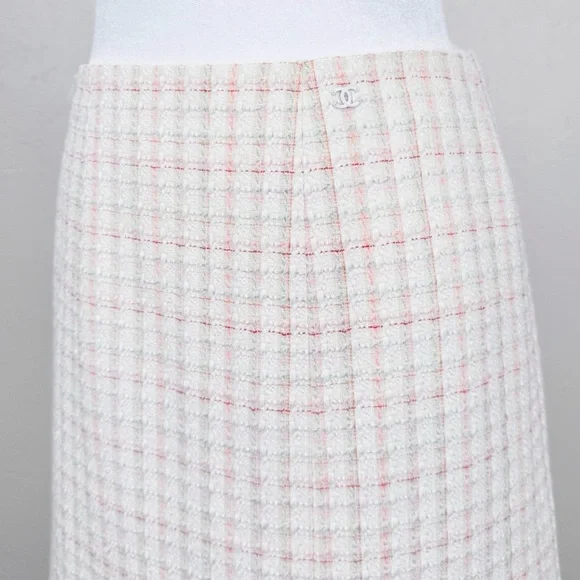 Chanel 04C 2004 Cruise Resort Ivory Fantasy Tweed B2364 Skirt Size 36 FR 4 US - Picture 4 of 16